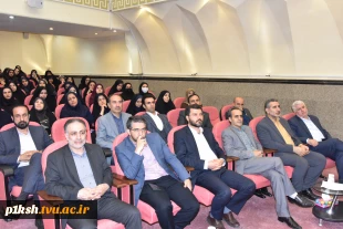 رئیس دانشگاه فنی و حرفه‌ای در دیدار نوروزی با معاونین، مدیران و کارکنان سازمان مرکزی دانشگاه:
امروز جایگاه دانشگاه فنی و حرفه‌ای در نظام حکمرانی کشور ارتقا یافته است 4