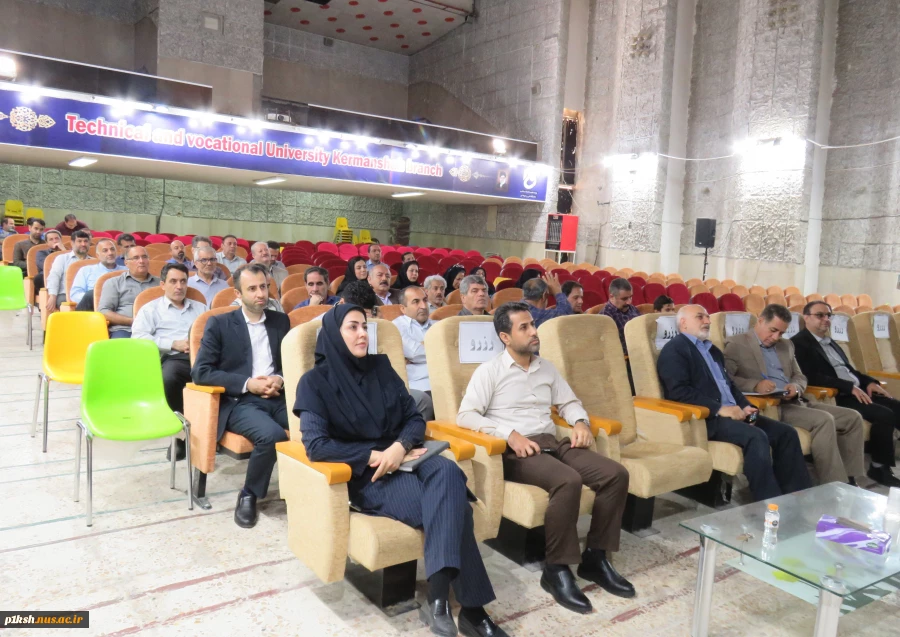 در ادامه فعالیت های مدیریت سبز در دانشگاه صورت گرفت:
برگزاری کلاس محیط زیست در دانشگاه ملی مهارت استان کرمانشاه 2