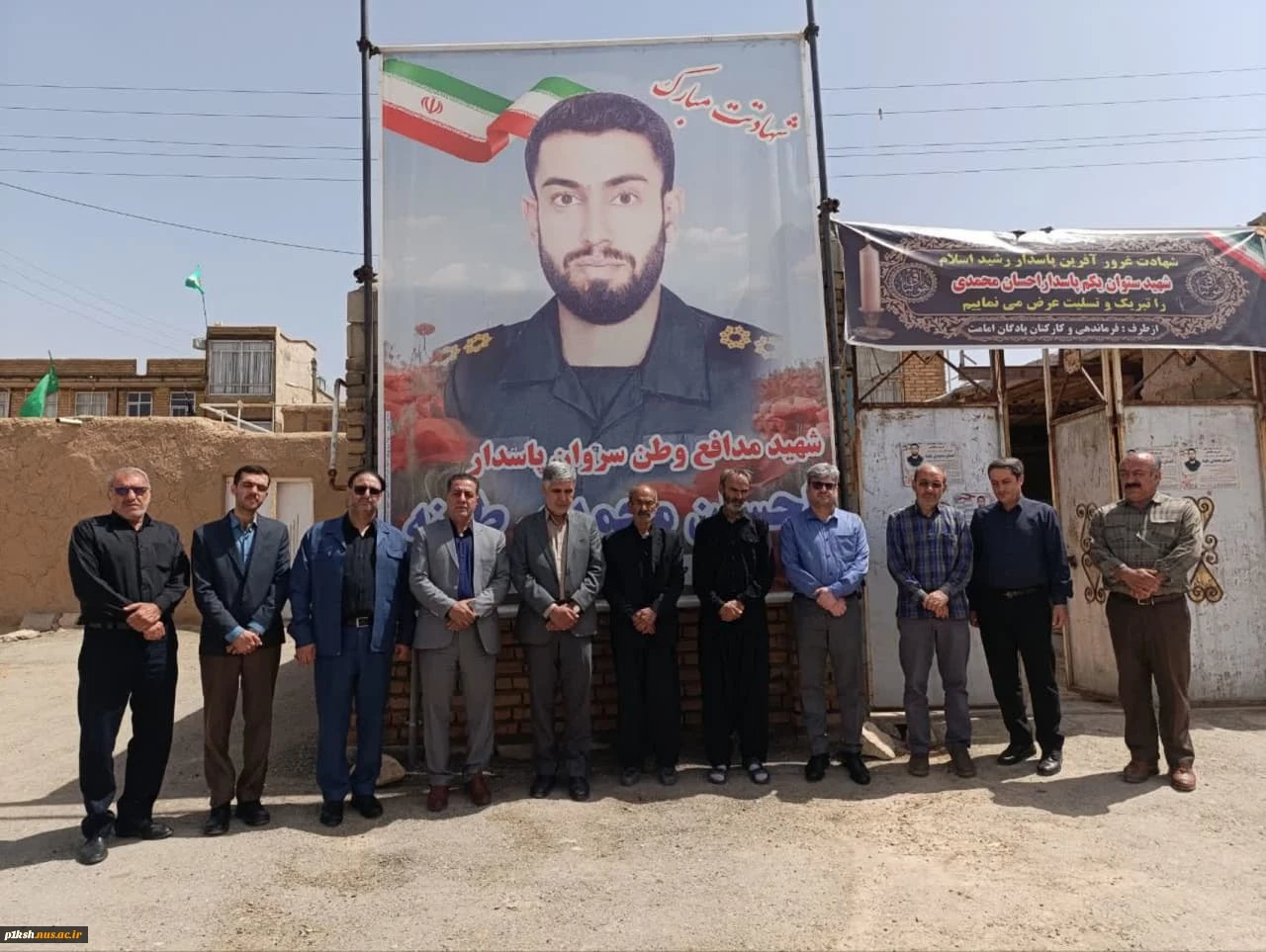 حضور مسئولین دانشگاه ملی مهارت استان کرمانشاه در منزل شهید سروان پاسدار احسان محمدی طهنه دانش آموخته دانشگاه ملی مهارت استان