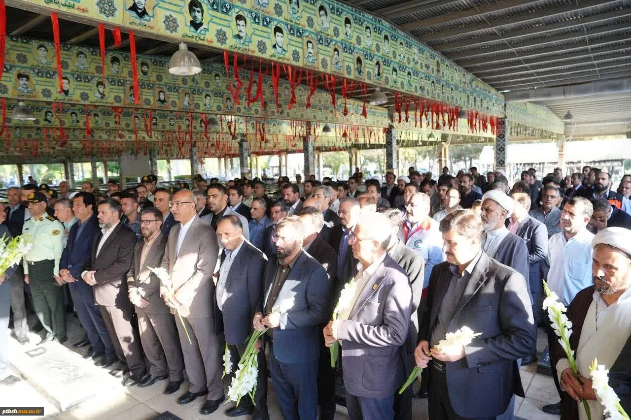 تجدید میثاق استاندار کرمانشاه و رئیس دانشگاه ملی مهارت استان و سایر مدیران استانی با آرمان‌های شهدا به مناسبت هفته دولت